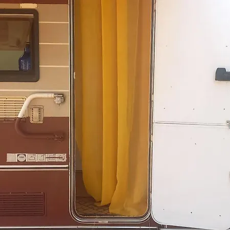 度假居 Pauls Caravan For 4 - The Horses From Your Bed