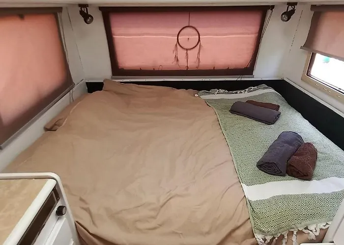 Pauls Caravan For 4 - The Horses From Your Bed Barao de Sao Joao