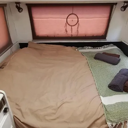 Pauls Caravan For 4 - The Horses From Your Bed Barão de São João